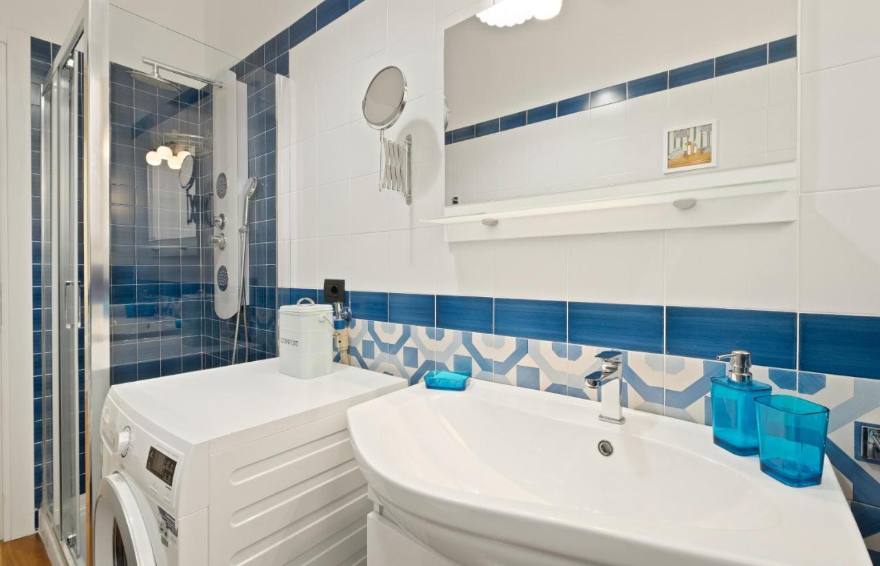 3 Bed Modern Flat - 15 Minutes Walk To Colosseum ローマ エクステリア 写真